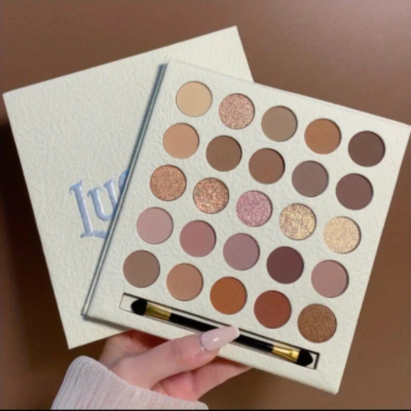 NWT!! LUCKY ME 25-Shade Cream Elf Eyeshadow Palette with Matte Pearly Finish!! - Picture 9 of 12